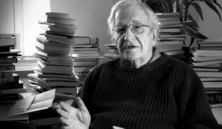 Noam Chomsky o umjetnoj inteligenciji: “Ovo je najveća krađa intelektualnog vlasništva ikad zabilježena”