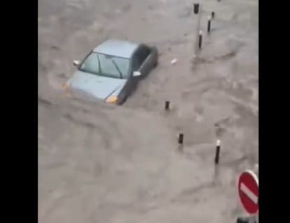 Kan pod vodom, ulice kao rijeke (VIDEO)