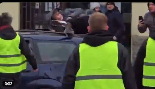 Studentkinja zadržana u bolnici! Poznato stanje djevojke koju je vozač udario tokom blokade